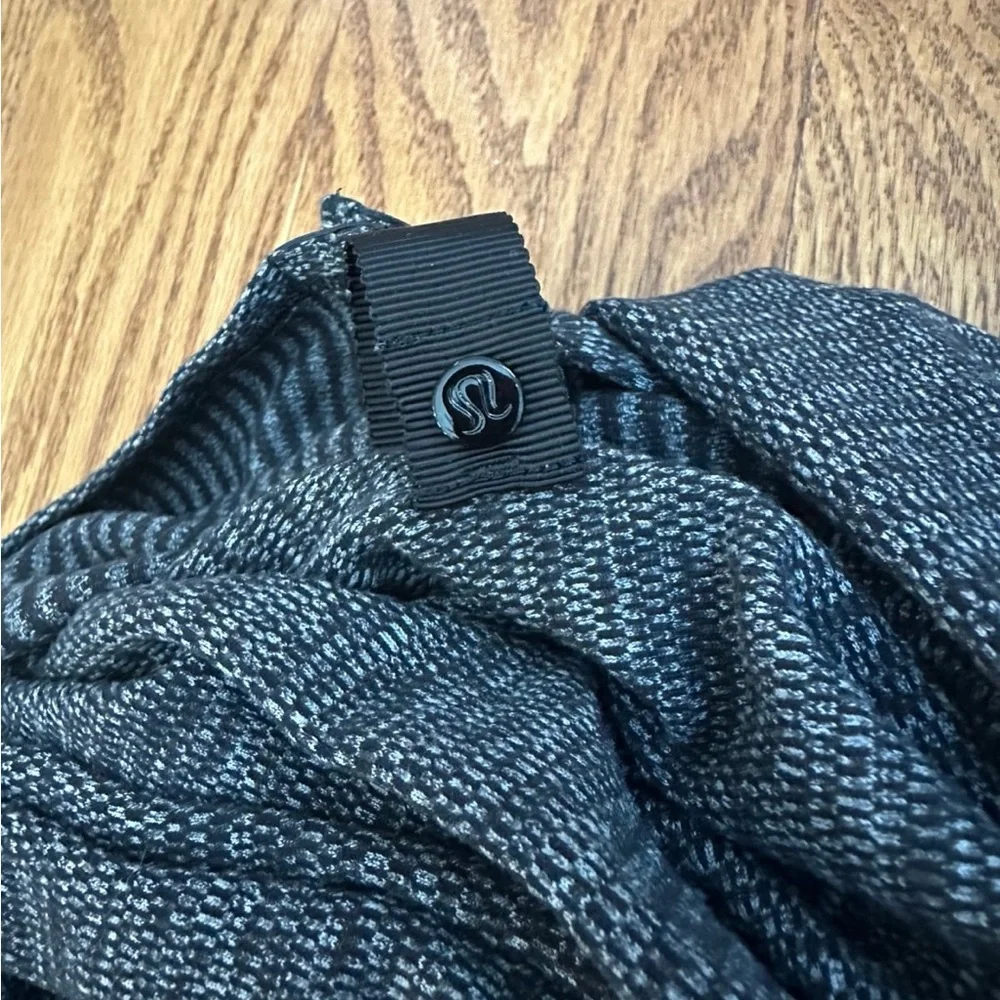 Lululemon Reversible Vinyasa Scarf - Picture 2 of 5